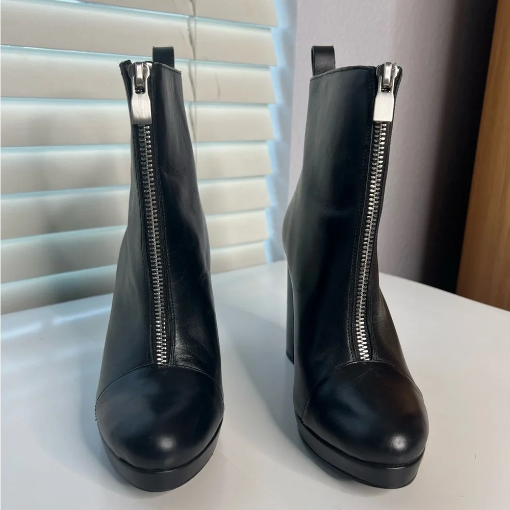 Zara Trafaluc Black Ankle Booties Leather High Ankle Front Zipper Sz 36 - 5 1/2